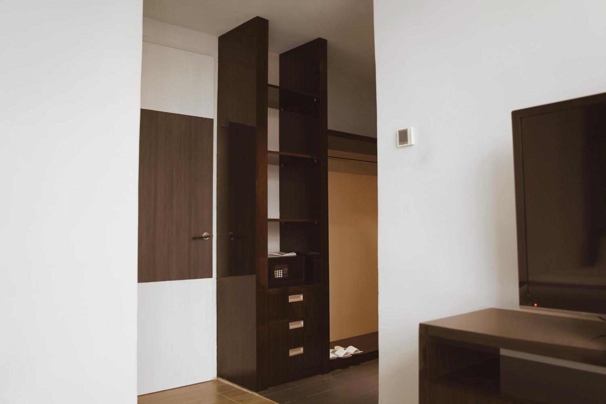 Dreamtel Jacarta Exterior foto