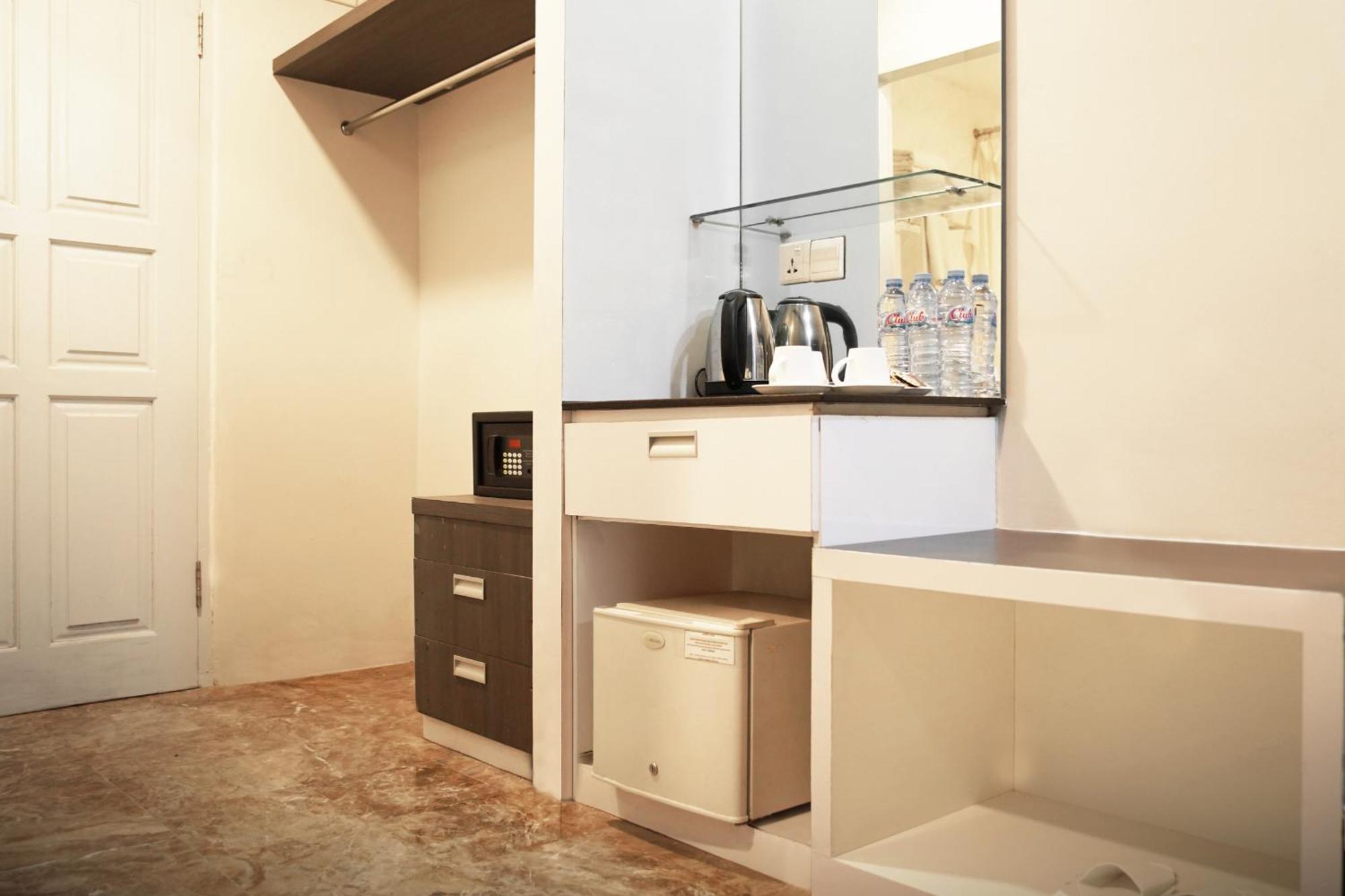 Dreamtel Jacarta Exterior foto