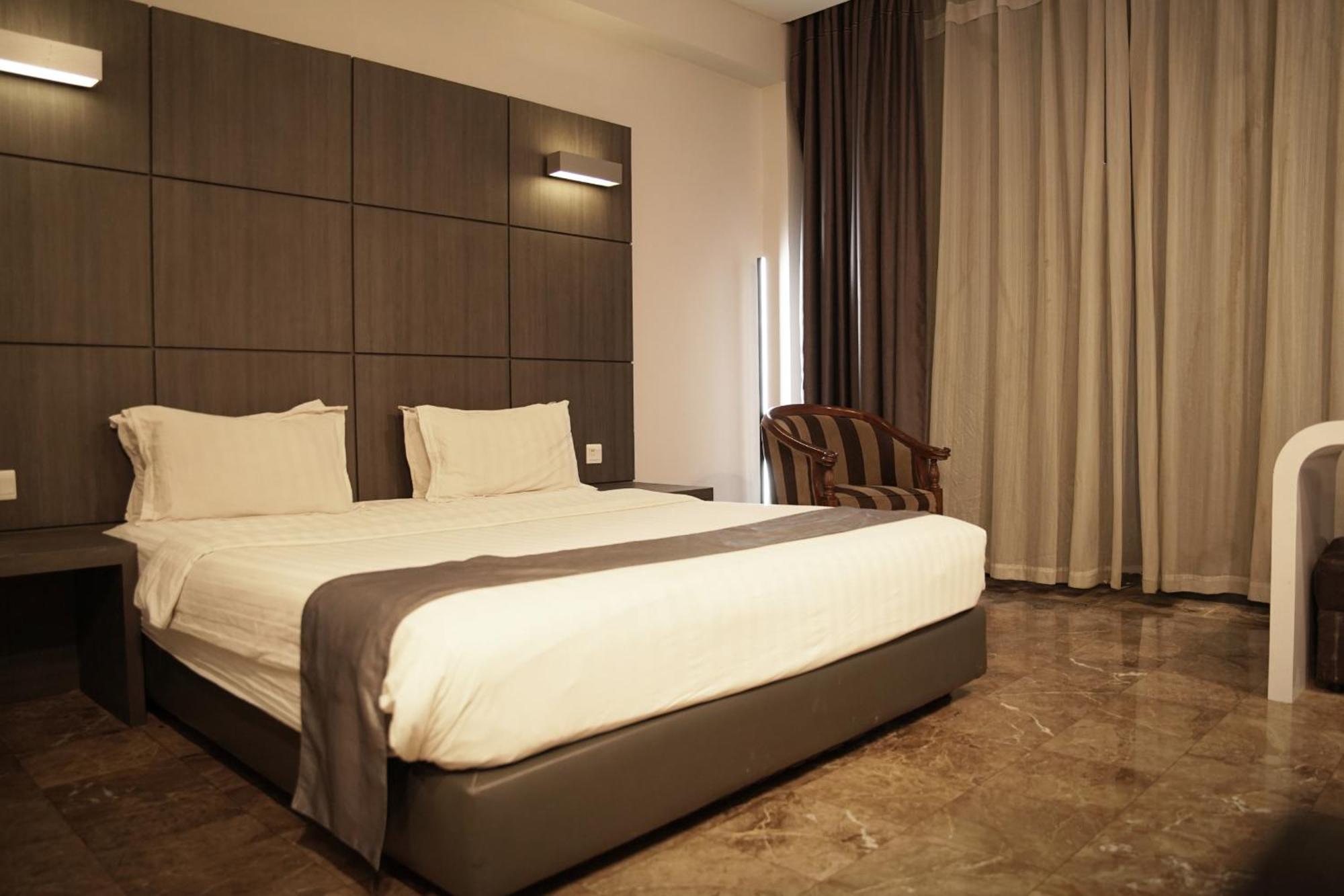 Dreamtel Jacarta Exterior foto