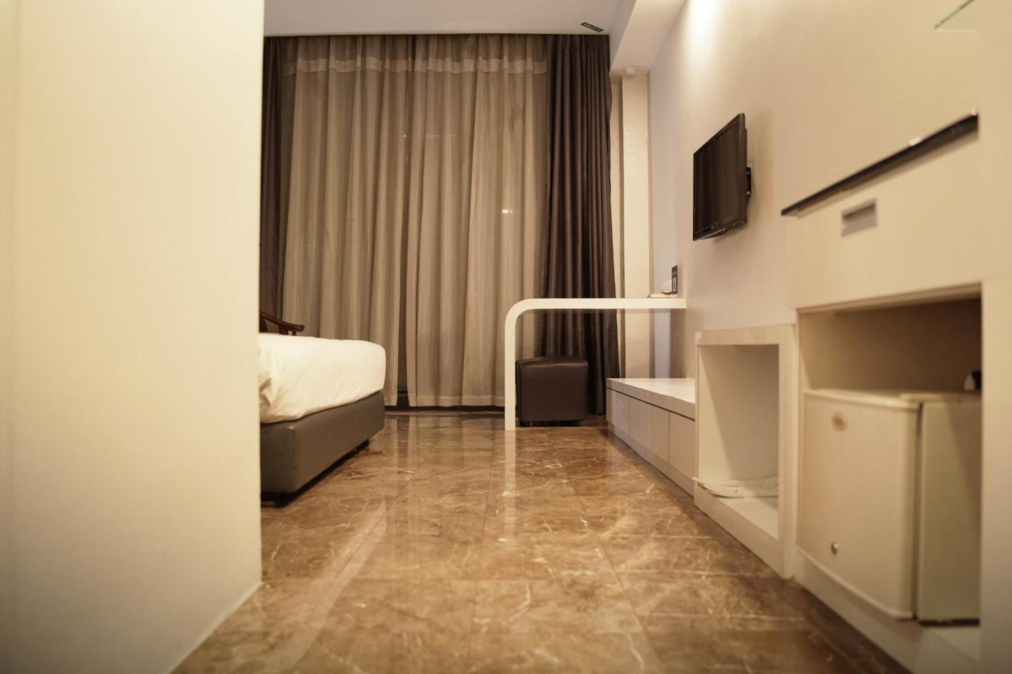 Dreamtel Jacarta Exterior foto