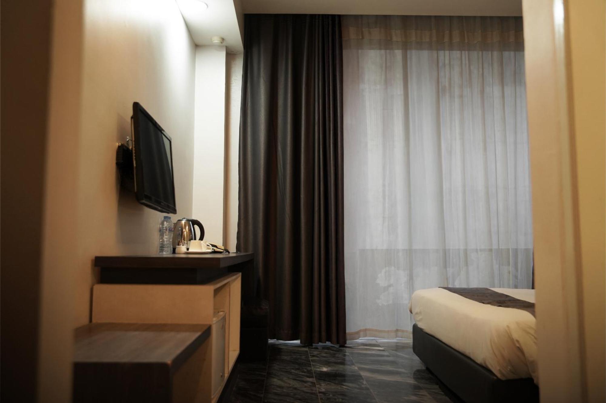 Dreamtel Jacarta Exterior foto
