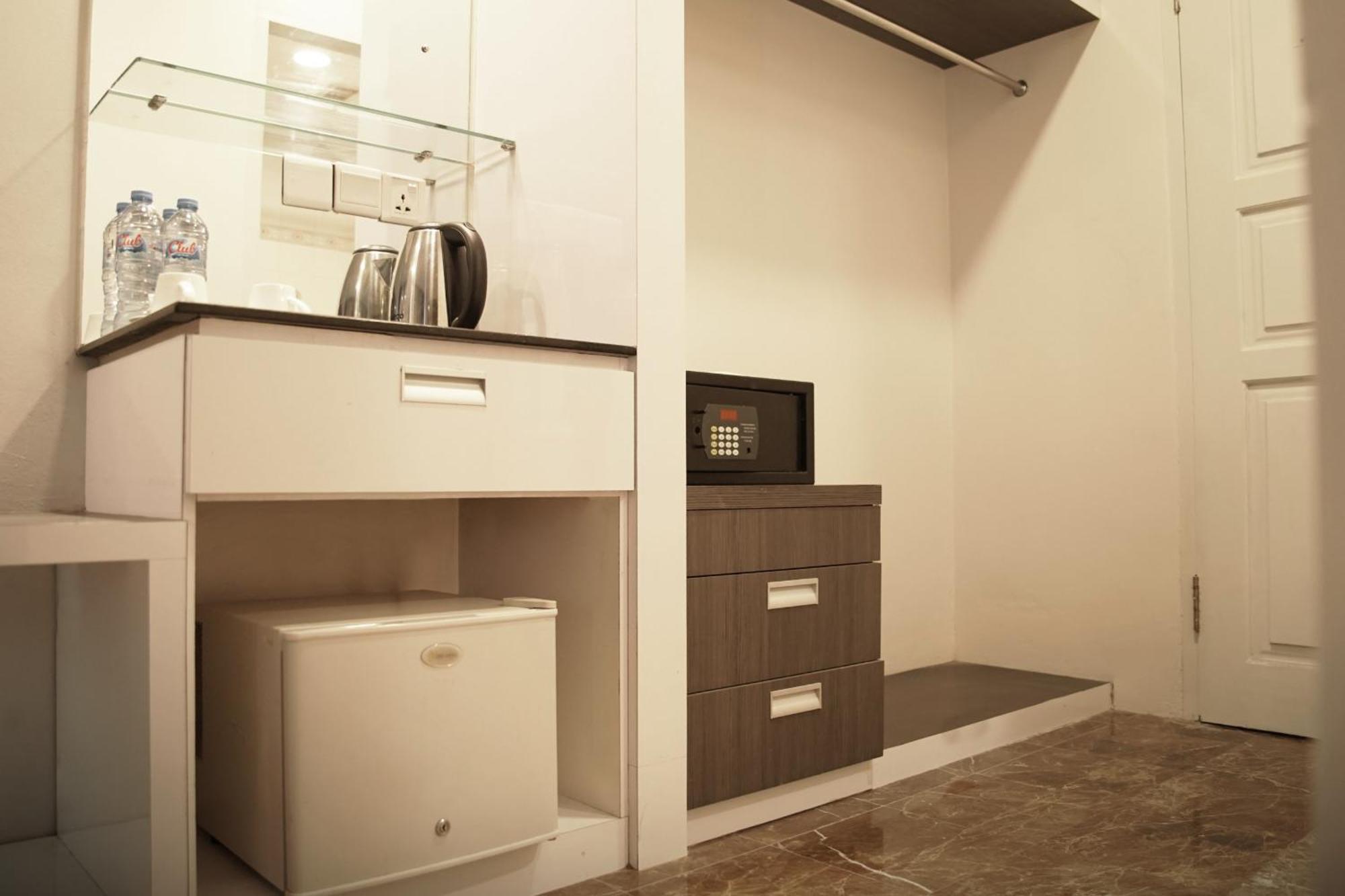 Dreamtel Jacarta Exterior foto