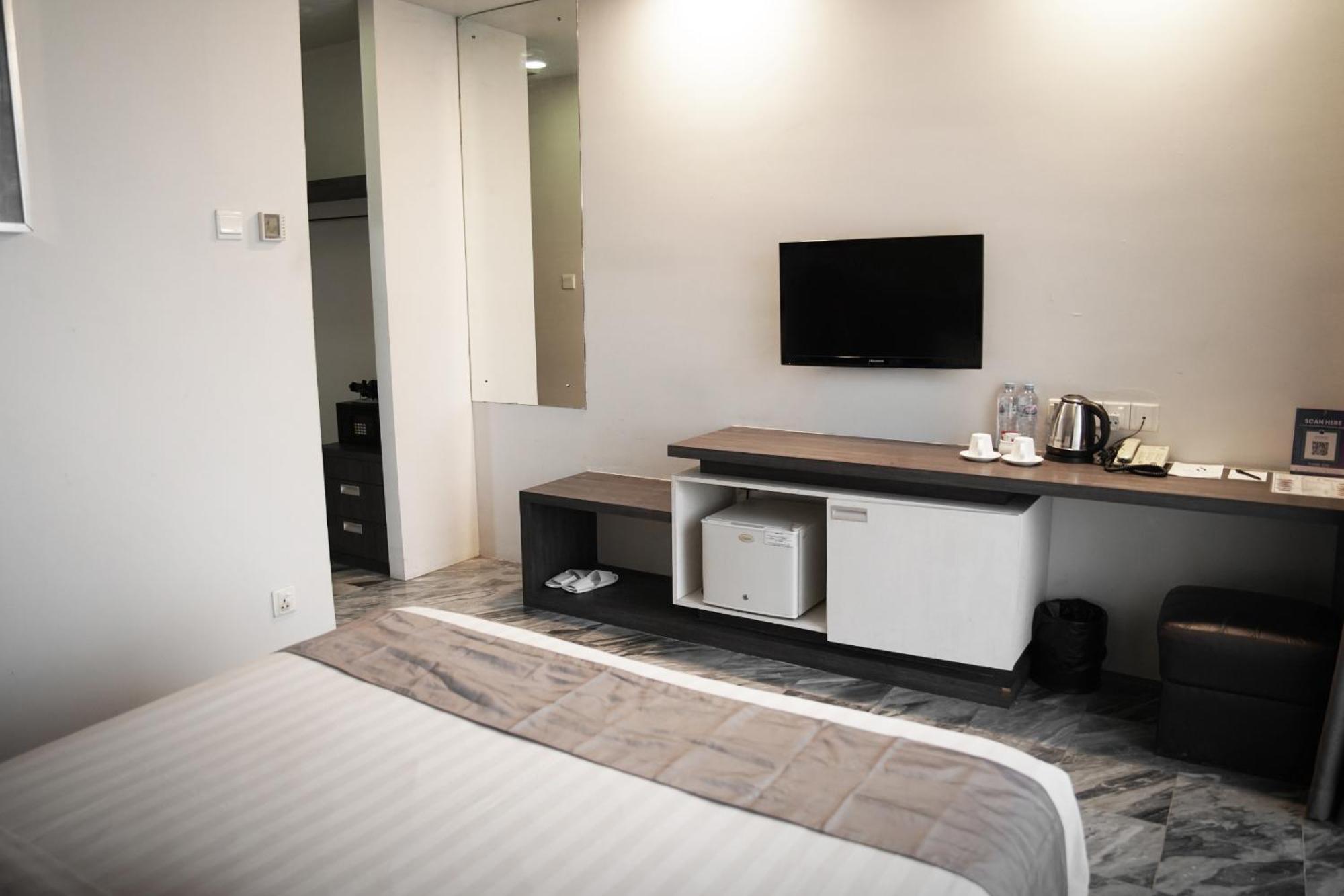 Dreamtel Jacarta Exterior foto